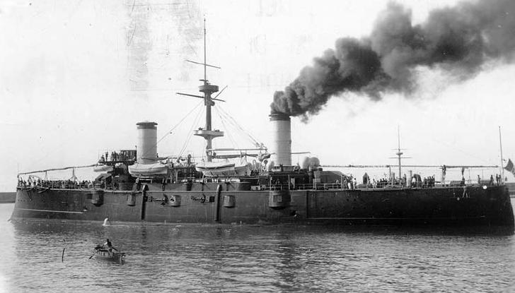 el CRISTOBAL COL&Oacute;N, a&uacute;n con pabell&oacute;n italiano antes de ser entregado a La Armada Espa&ntilde;ola