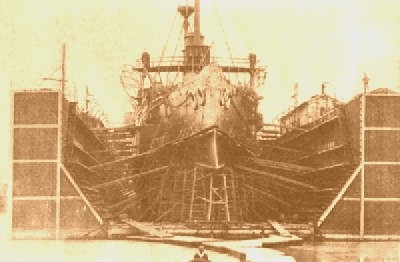 el LEPANTO en dique flotante