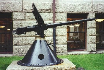 ca&ntilde;&oacute;n de 57 mm del Infanta Mar&iacute;a Teresa. 