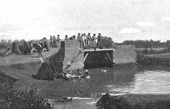 Río y puente de Bacoor (Cavite). Una avanzada de nuestras tropas.