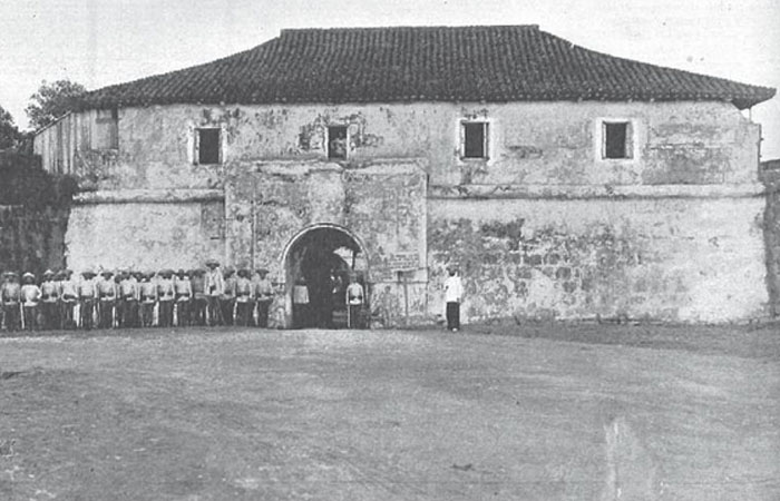 Cavite. Porta Vaga que da frente al itsmo de San Roque.