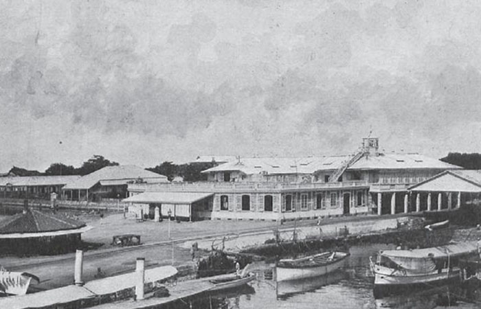 Vista parcial del Arsenal de Cavite. De la revista «La Ilustración Artística». Año 1897