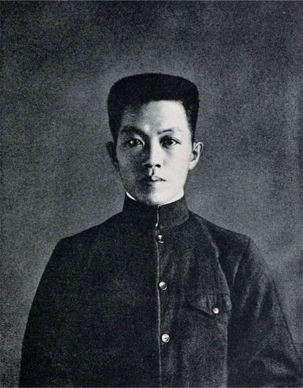 Cavite. Desfile ante el General Ríos después de la misa de campaña.