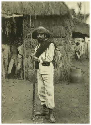 Cavite. Desfile ante el General Ríos después de la misa de campaña.